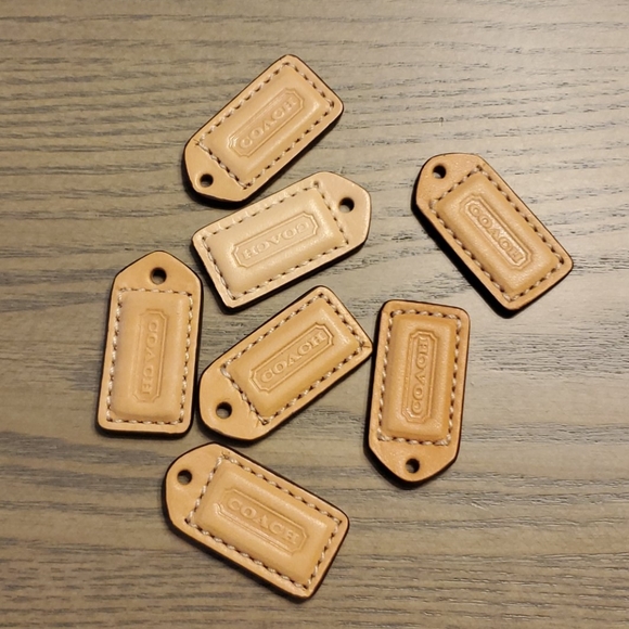 Coach Light Tan xsmall Leather Hangtag - Picture 3 of 6